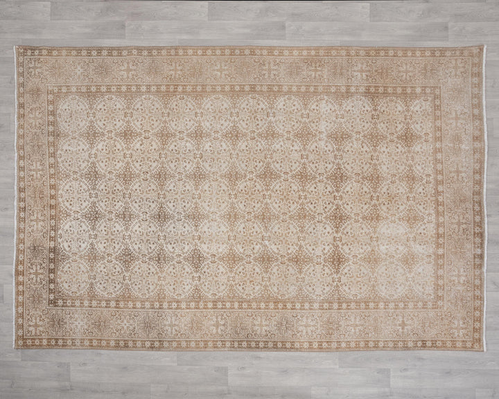 Beige Oushak Rug 6' 6" x 9' 6" | No. VR43886