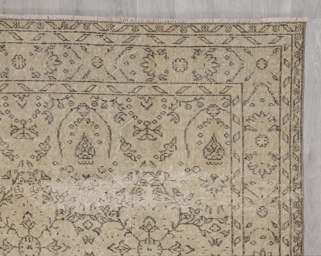 Beige Oushak Rug 6' 3" x 10' | No. VR92677