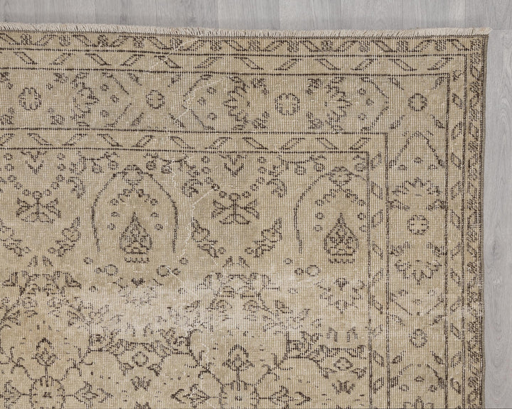 Beige Oushak Rug 6' 3" x 10' | No. VR92677