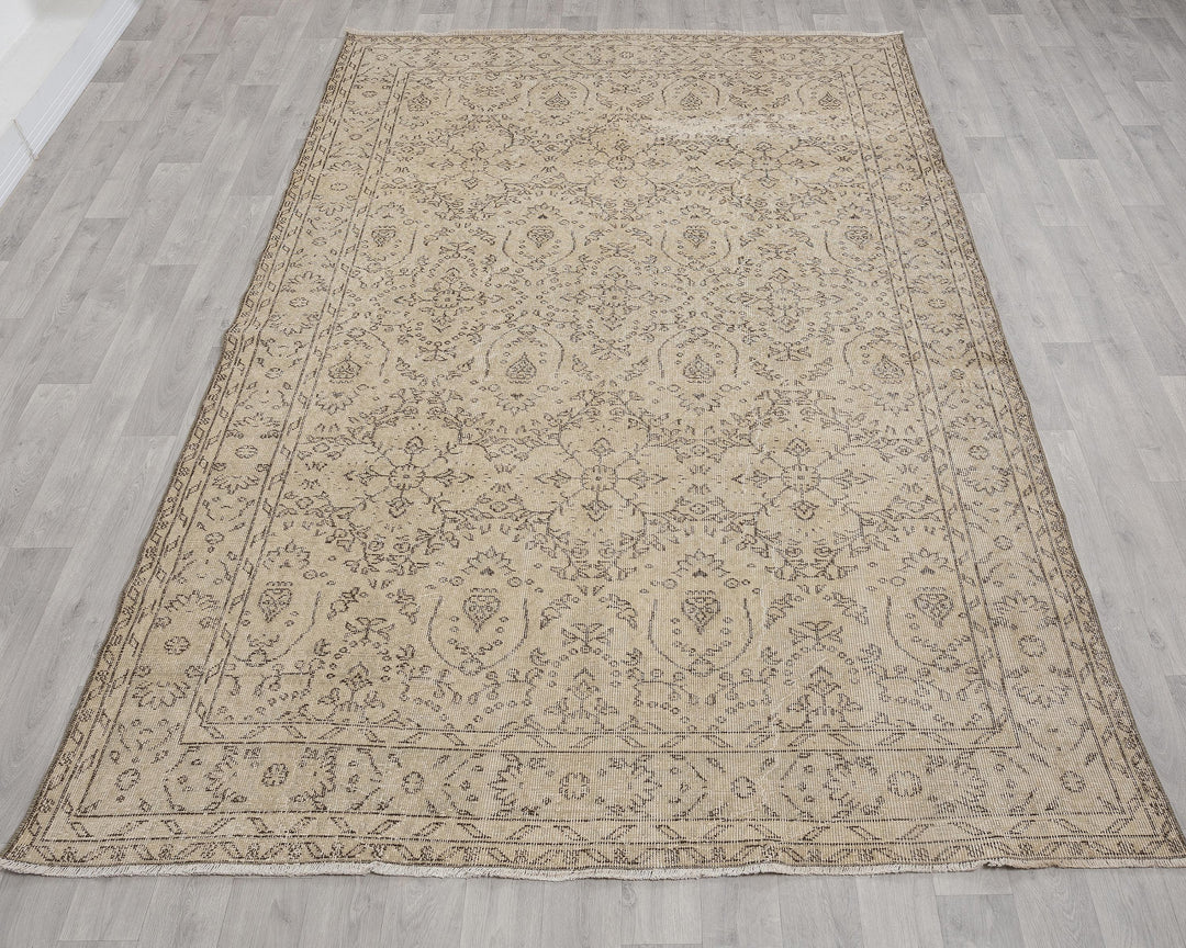 Beige Oushak Rug 6' 3" x 10' | No. VR92677