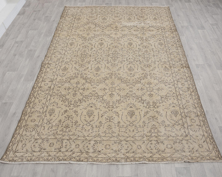 Beige Oushak Rug 6' 3" x 10' | No. VR92677