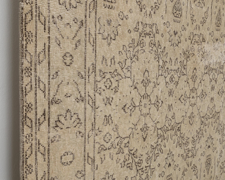 Beige Oushak Rug 6' 3" x 10' | No. VR92677