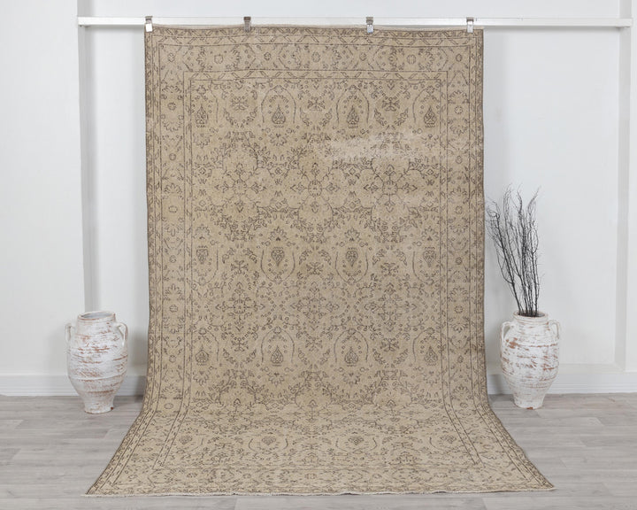 Beige Oushak Rug 6' 3" x 10' | No. VR92677