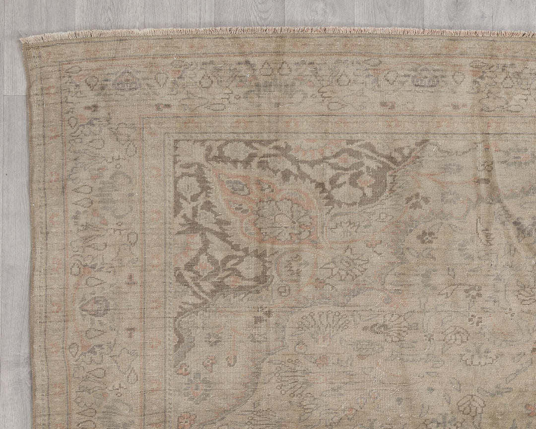 Faded Oushak Rug 6' 5" x 9' 5" | No. VR69097