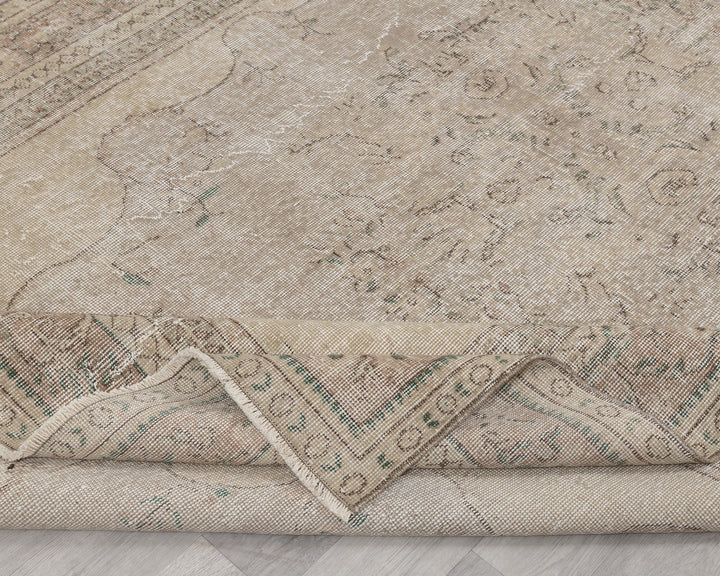 Beige Oushak Rug 7' x 10' | No. VR25806