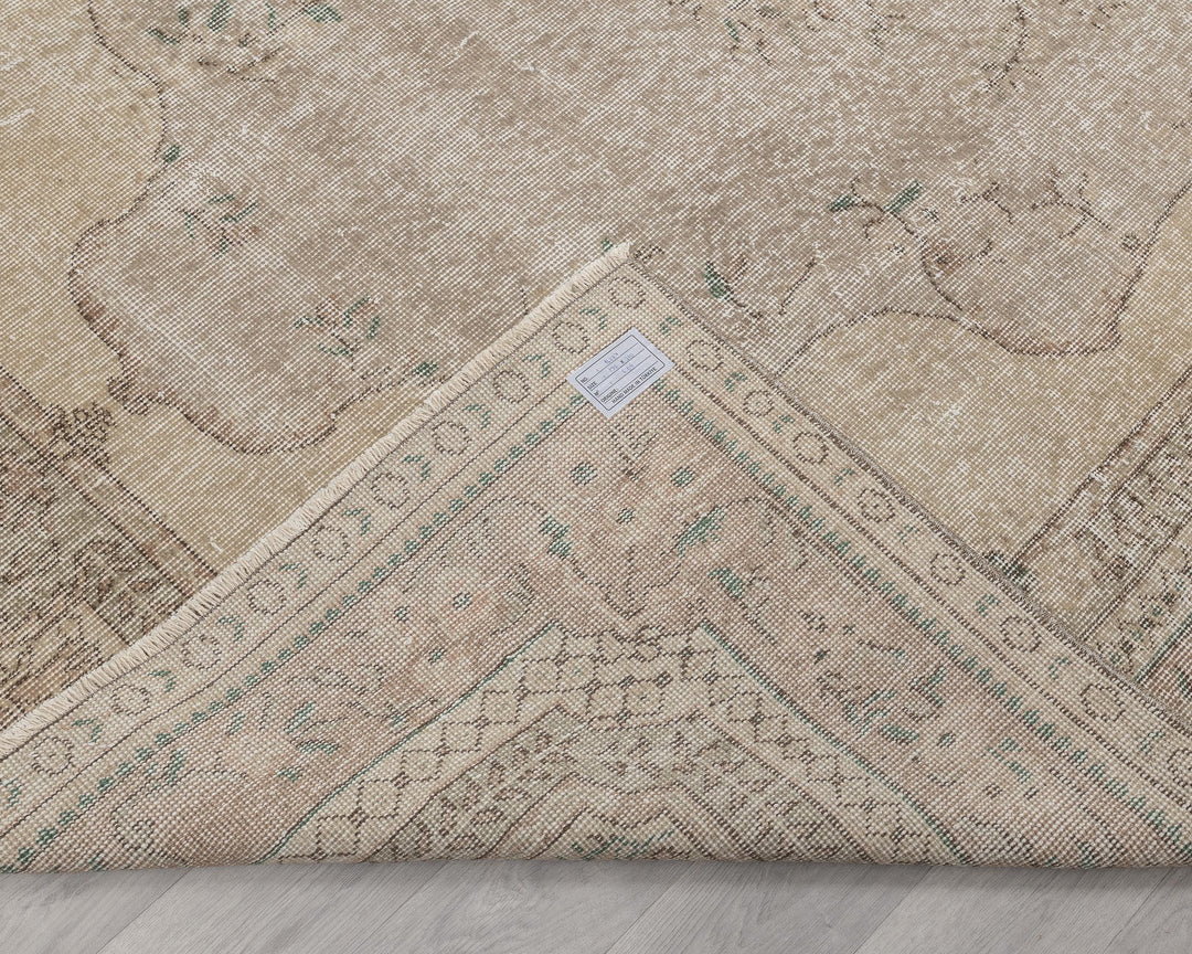 Beige Oushak Rug 7' x 10' | No. VR25806