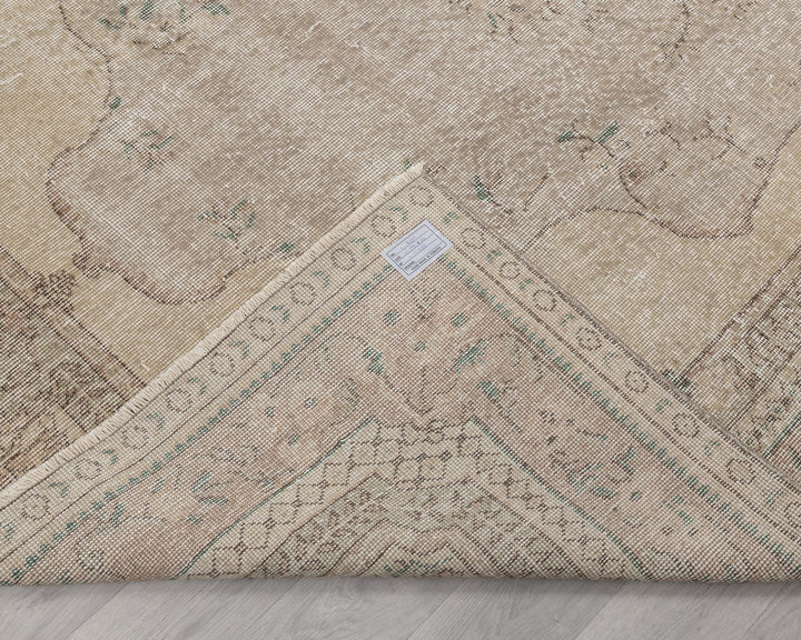 Beige Oushak Rug 7' x 10' | No. VR25806