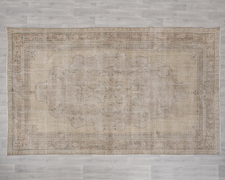 Beige Oushak Rug 7' x 10' | No. VR25806