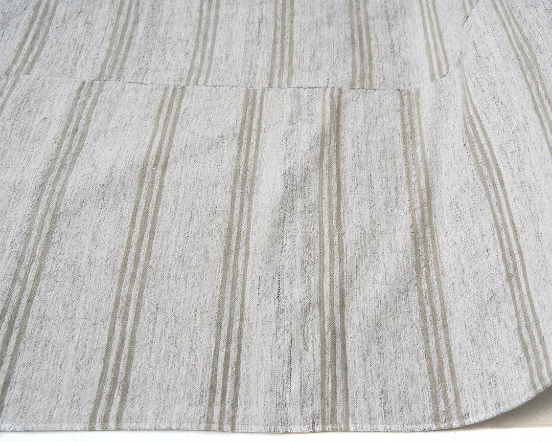 Faded Kilim Rug 6' 2" x 9' 4" | No. VR73205