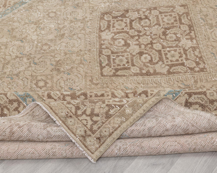 Beige Oushak Rug 6' 9" x 9' 8" | No. VR47879
