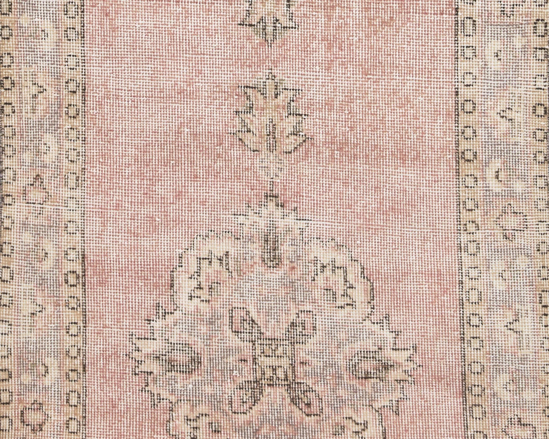 Beige Runner Rug 2' 9" x 11' 6" | No. VR16109