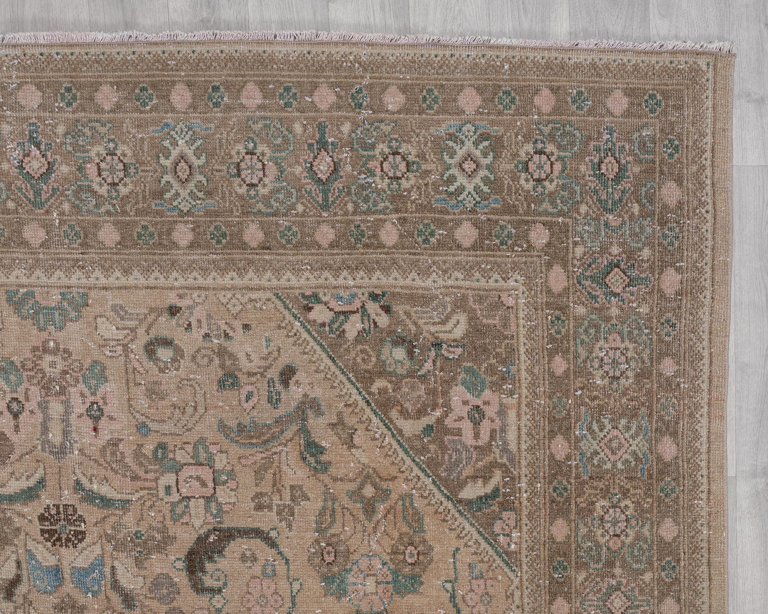 Neutral Oushak Rug 7' 1" x 10' 1" | No. VR55871