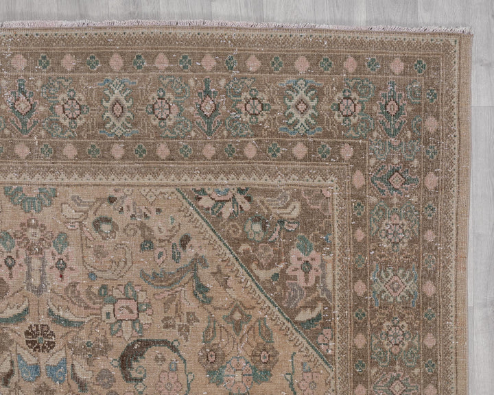 Neutral Oushak Rug 7' 1" x 10' 1" | No. VR55871