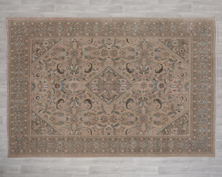 Neutral Oushak Rug 7' 1" x 10' 1" | No. VR55871
