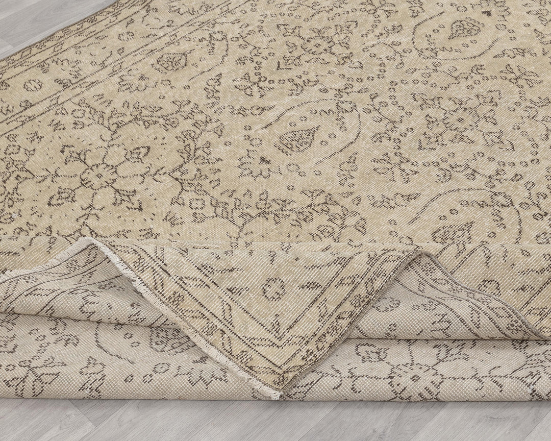 Beige Oushak Rug 6' 3" x 10' | No. VR92677