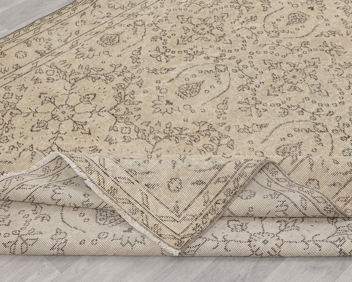 Beige Oushak Rug 6' 3" x 10' | No. VR92677