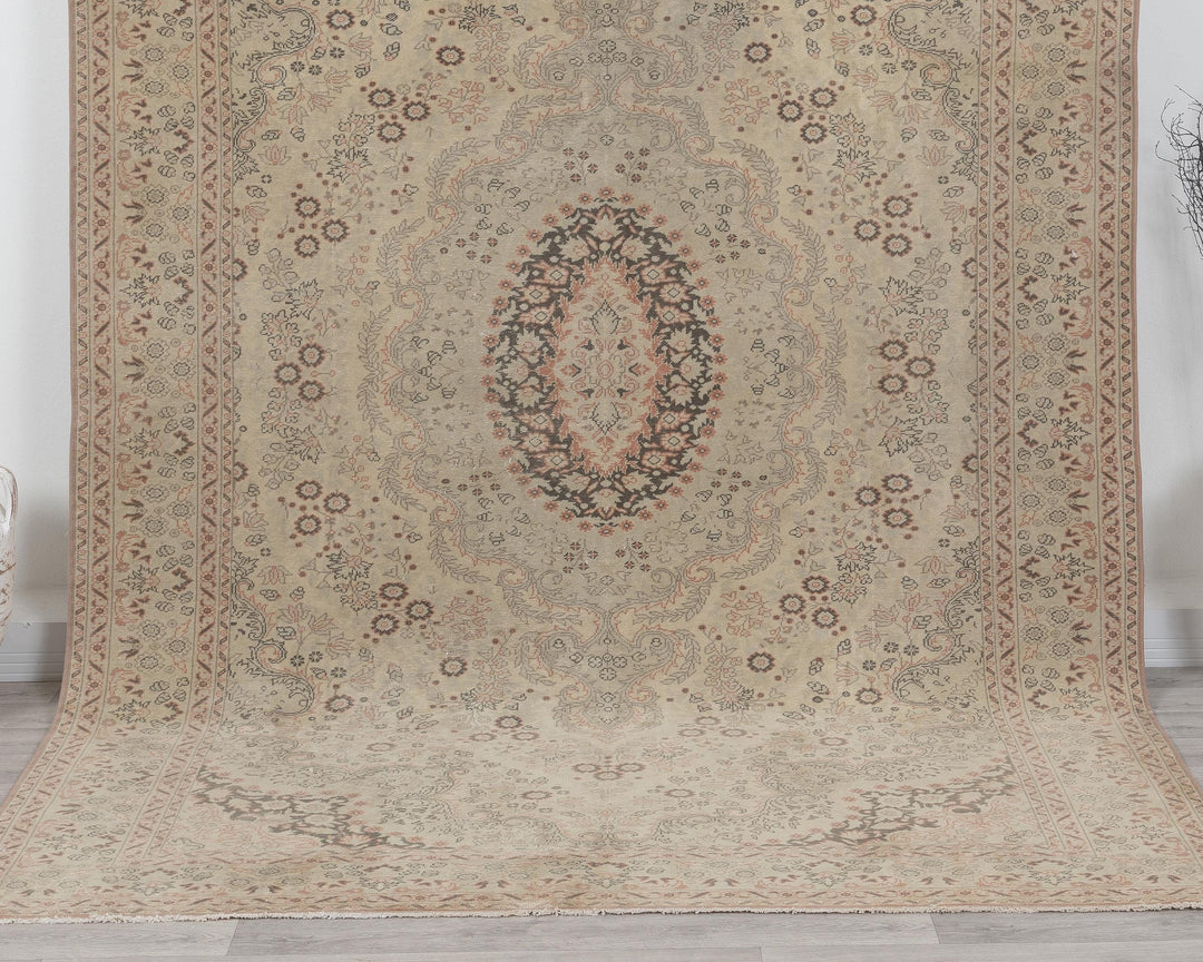 Oushak Rug 6' 5" x 9' 3" | No. VR11008