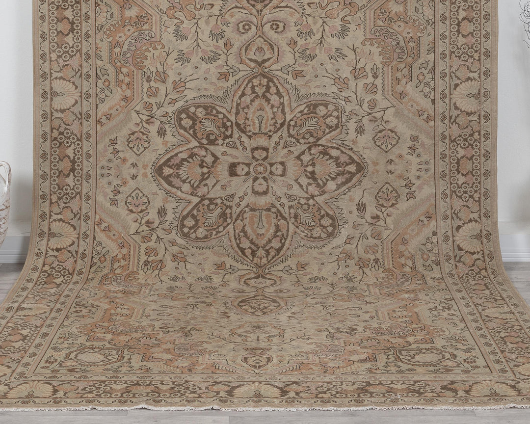 Pastel Oushak Rug 6' 5" x 9' 5" | No. VR59877
