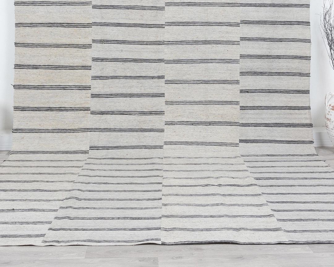 Faded Kilim Rug 7' 7" x 11' 6" | No. VR49689