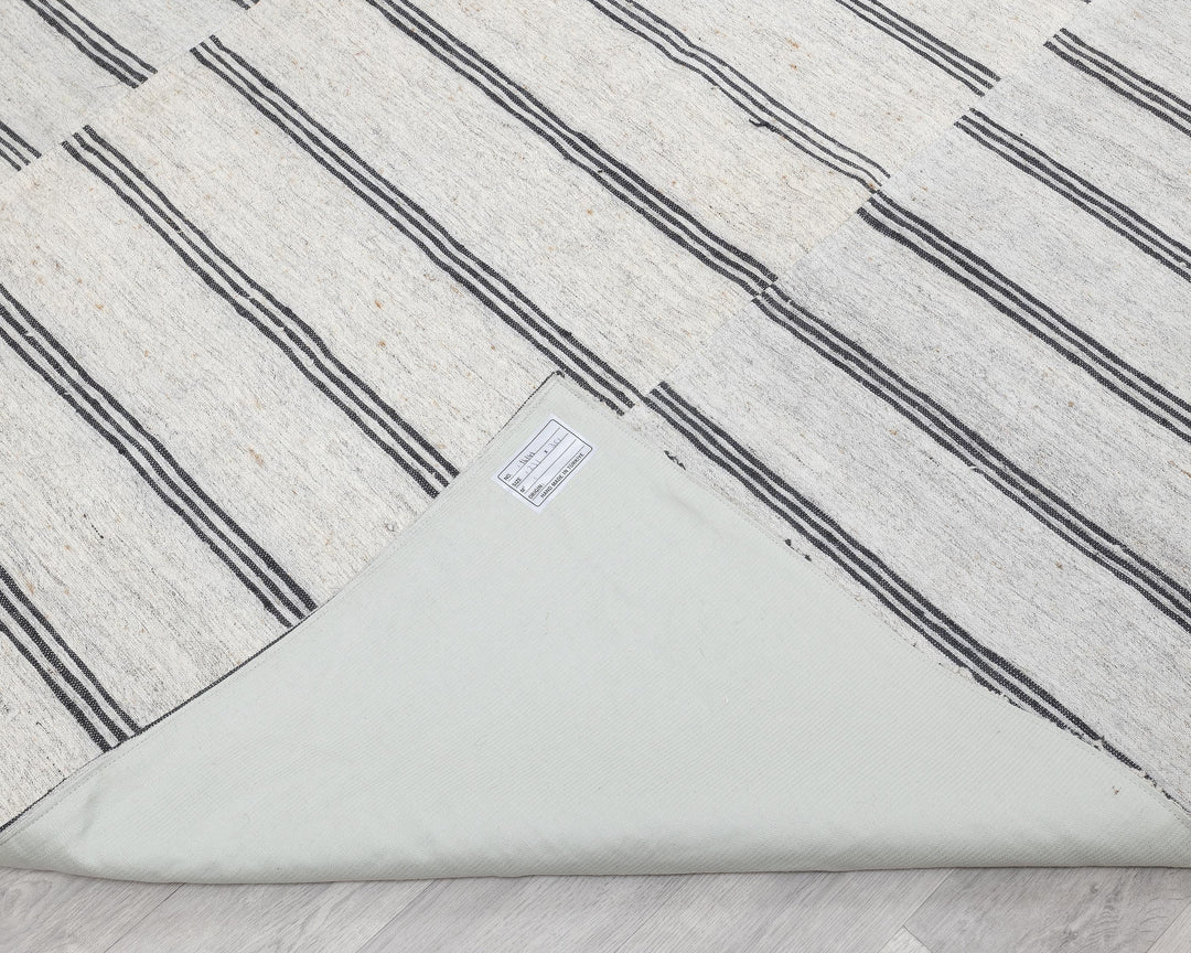 Faded Kilim Rug 7' 7" x 11' 6" | No. VR49689