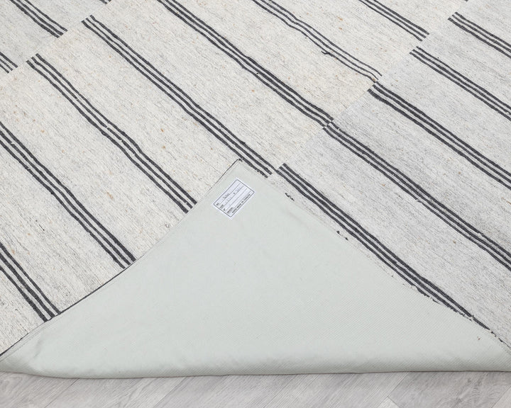 Faded Kilim Rug 7' 7" x 11' 6" | No. VR49689