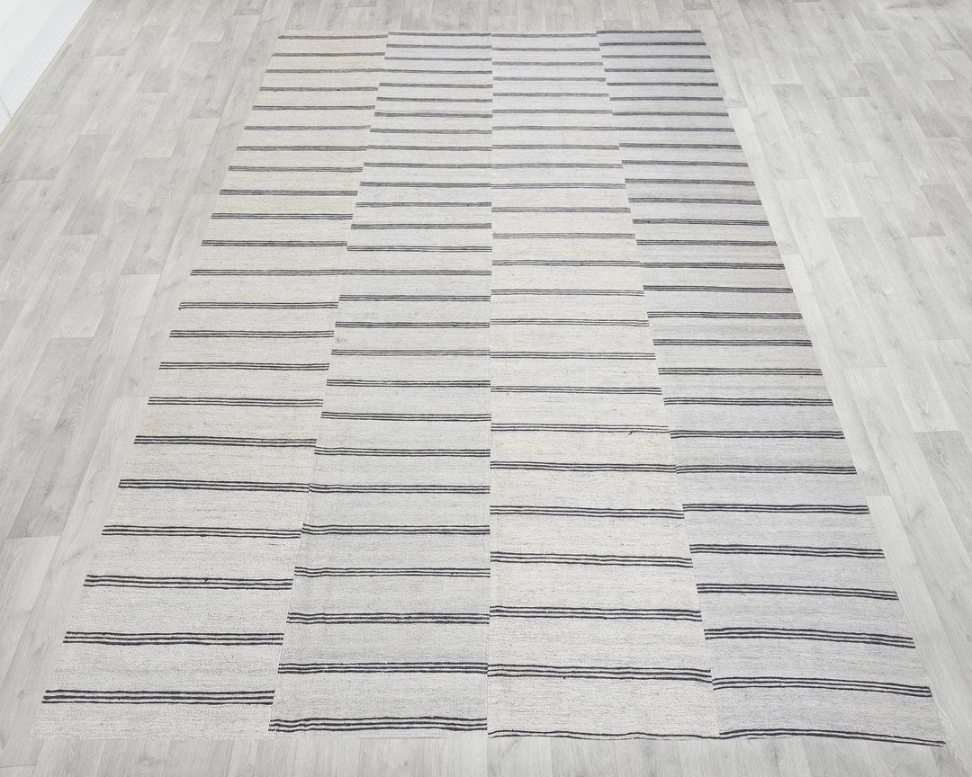 Faded Kilim Rug 7' 7" x 11' 6" | No. VR49689