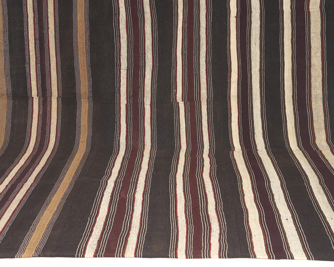 Brown Kilim Rug 6' 10" x 11' 2" | No. VR92177