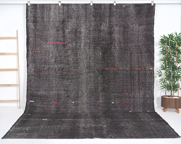 Brown Kilim Rug 10' 6" x 7' 9" | No. VR85893