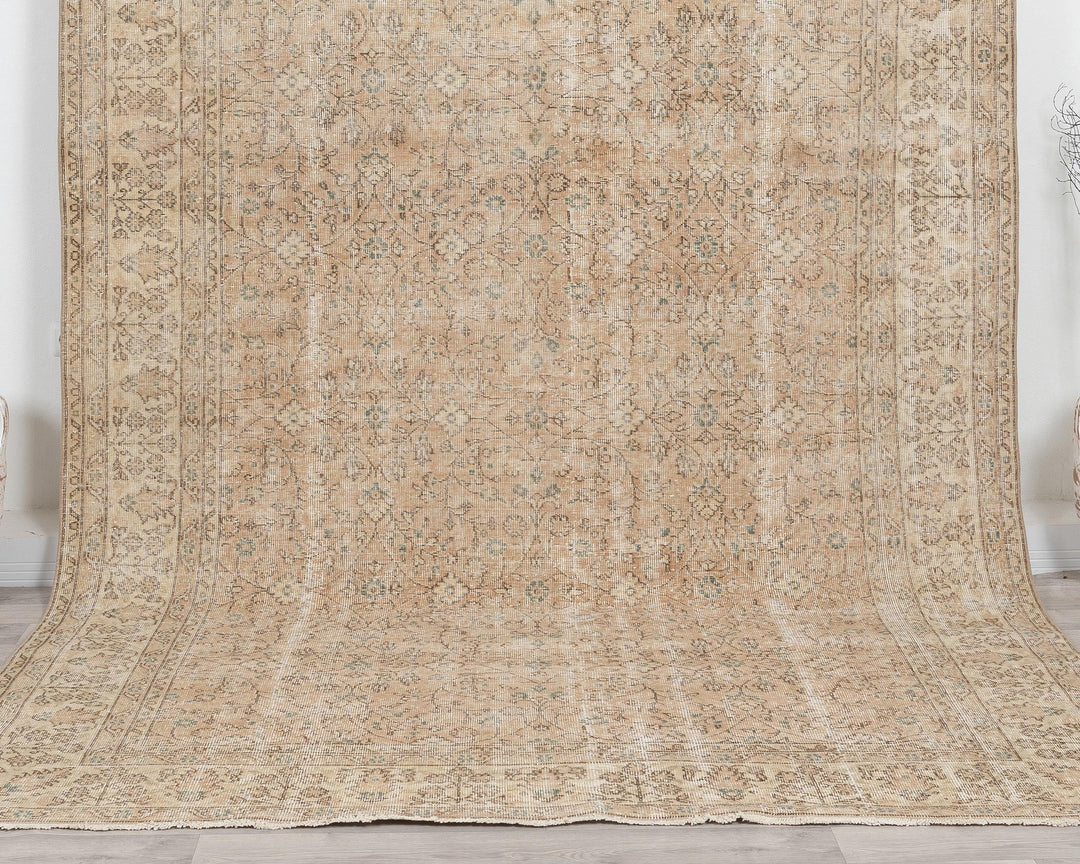 Faded Oushak Rug 7' 1" x 10' 2" | No. VR10203