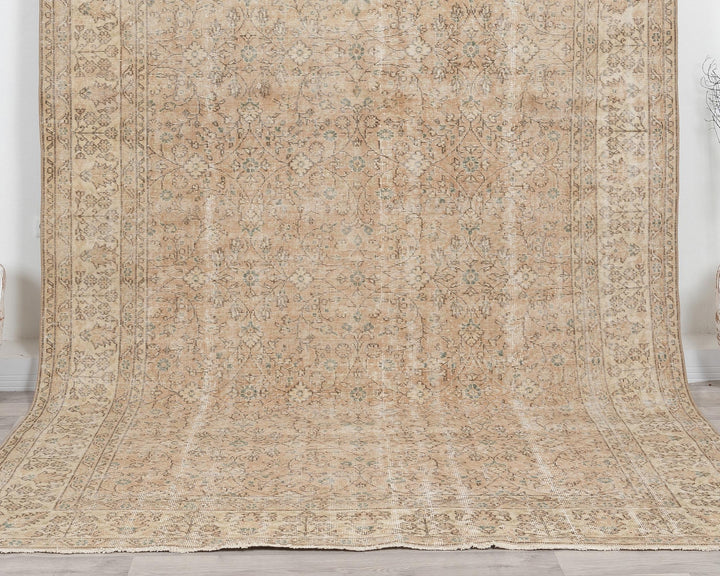Faded Oushak Rug 7' 1" x 10' 2" | No. VR10203
