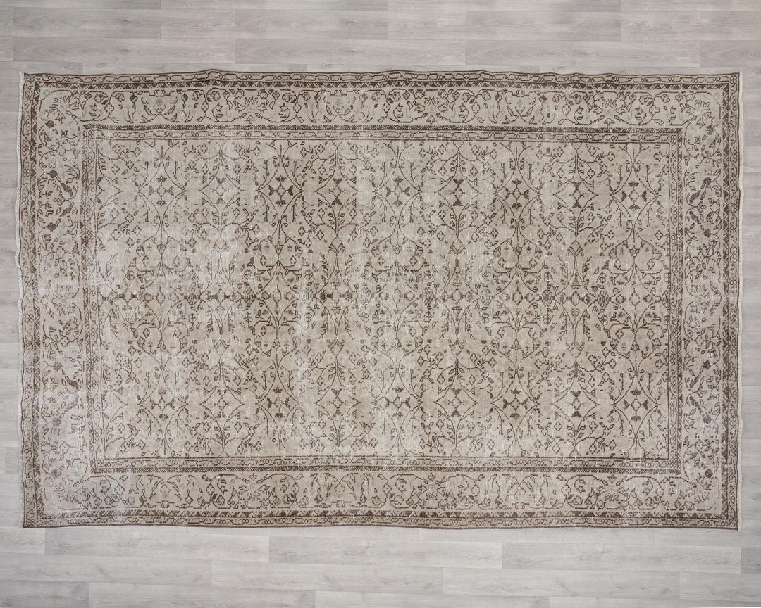 Beige Oushak Rug 6' 11" x 10' 1" | No. VR81242