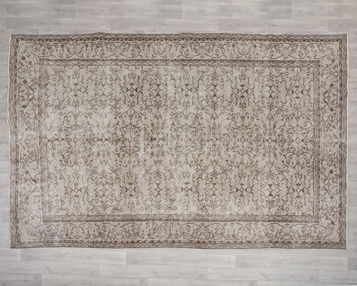 Beige Oushak Rug 6' 11" x 10' 1" | No. VR81242