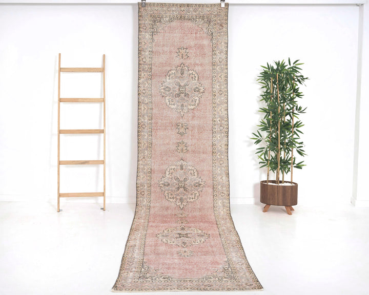 Beige Runner Rug 2' 9" x 11' 6" | No. VR16109