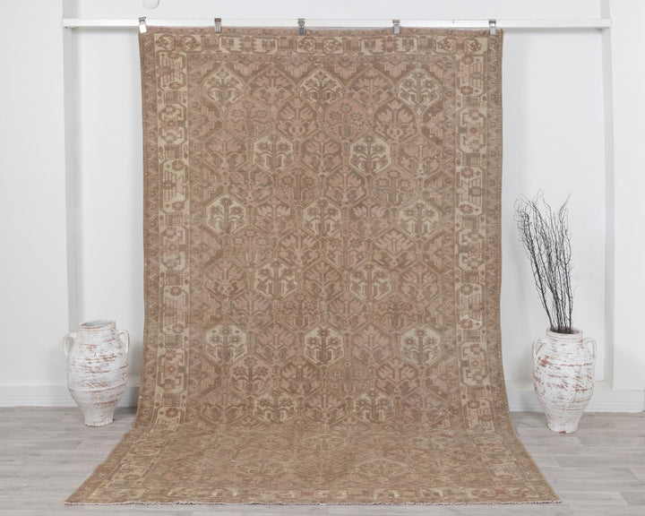 Neutral Oushak Rug 6' 9" x 9' 10" | No. VR80015