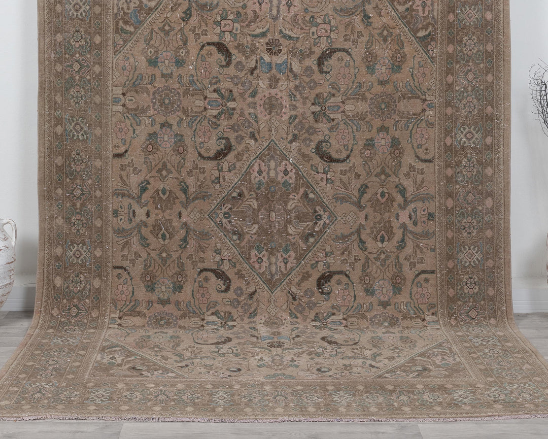 Neutral Oushak Rug 7' 1" x 10' 1" | No. VR55871