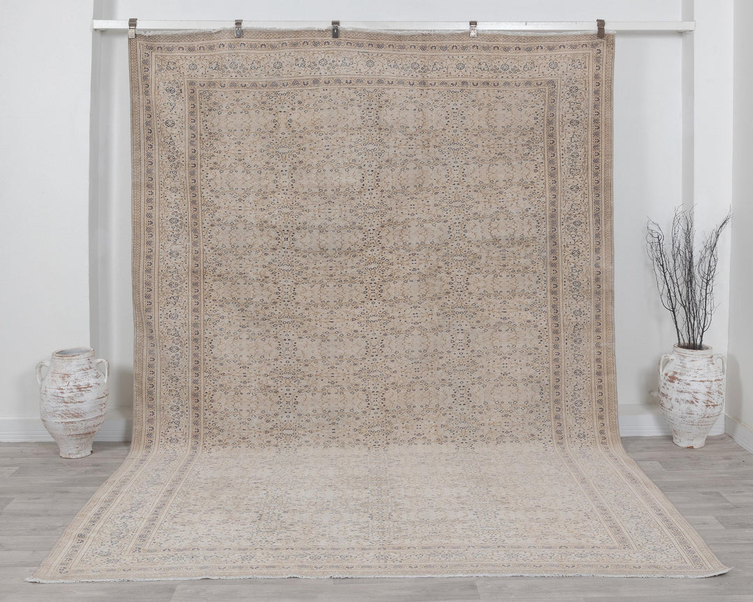 Neutral Oushak Rug 8' 1" x 11' | No. VR13150