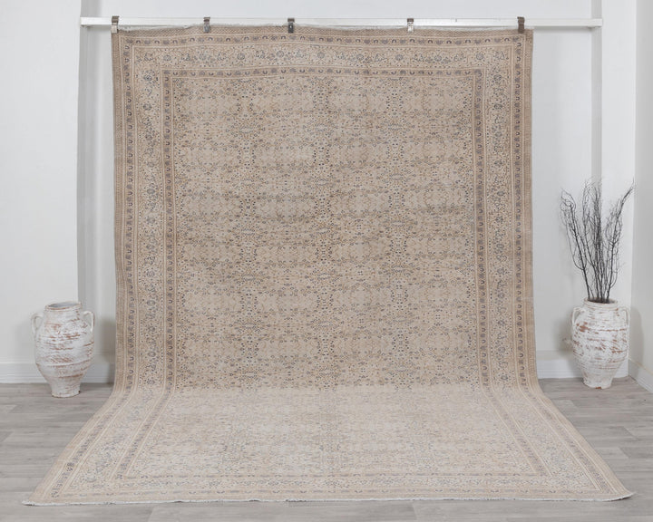 Neutral Oushak Rug 8' 1" x 11' | No. VR13150
