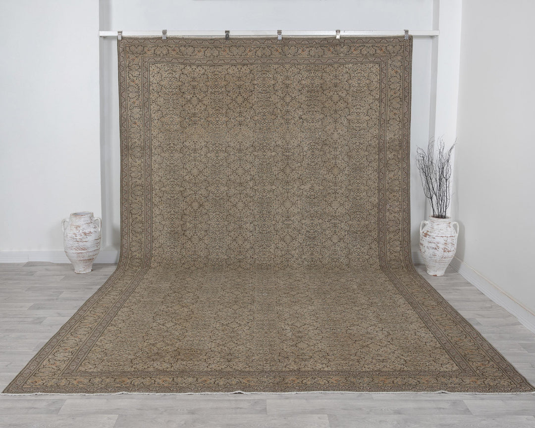 Faded Oushak Rug 8' 10" x 13' 4" | No. VR78980