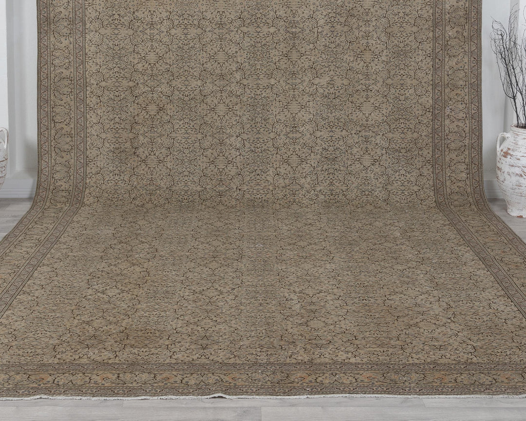 Faded Oushak Rug 8' 10" x 13' 4" | No. VR78980