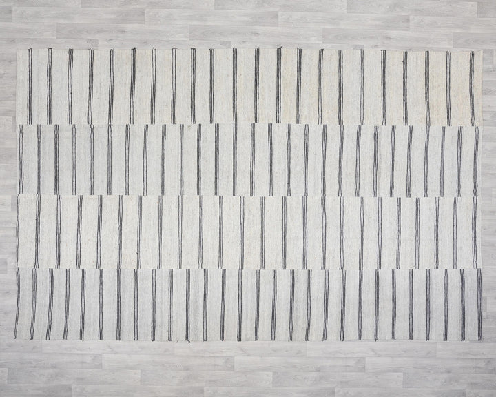Faded Kilim Rug 7' 7" x 11' 6" | No. VR49689