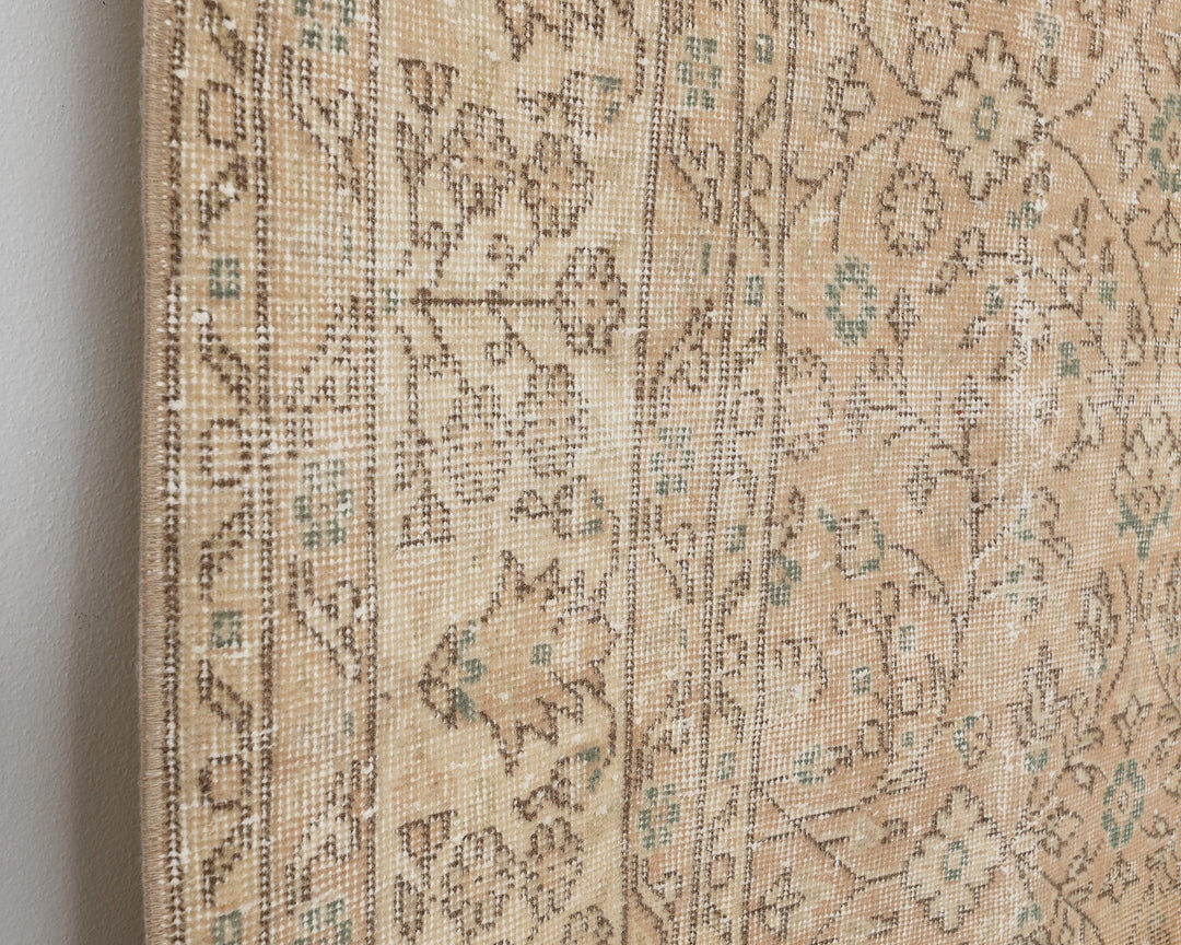 Faded Oushak Rug 7' 1" x 10' 2" | No. VR10203