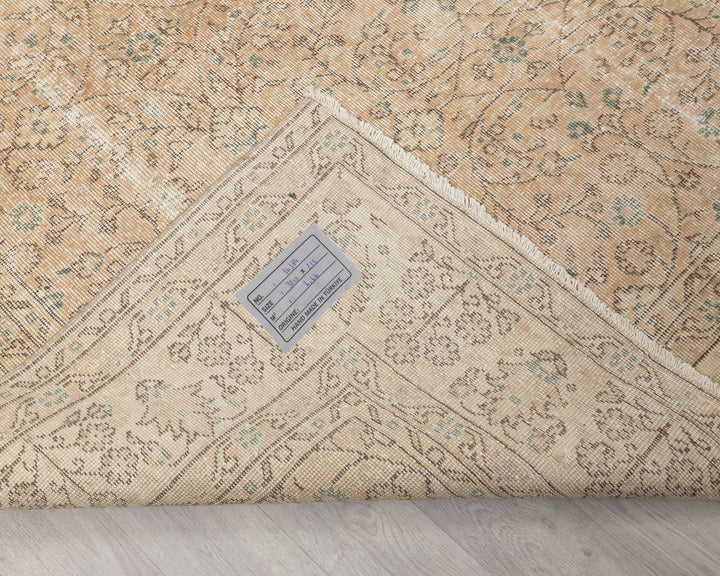 Faded Oushak Rug 7' 1" x 10' 2" | No. VR10203