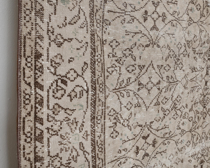 Beige Oushak Rug 6' 11" x 10' 1" | No. VR81242