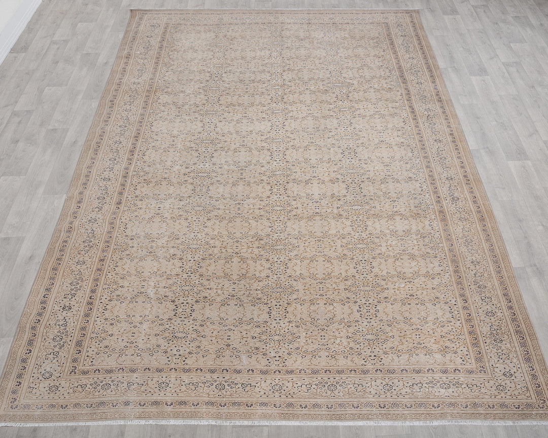Neutral Oushak Rug 8' 1" x 11' | No. VR13150