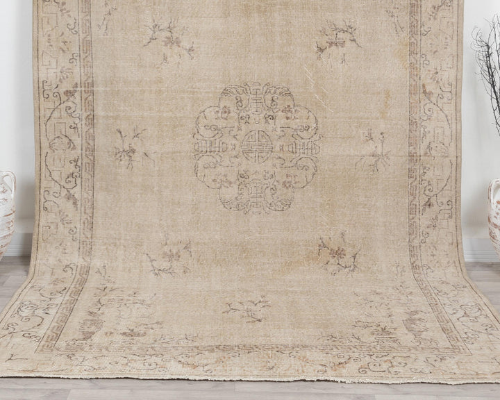 Beige Oushak Rug 6' 7" x 9' 11" | No. VR43658