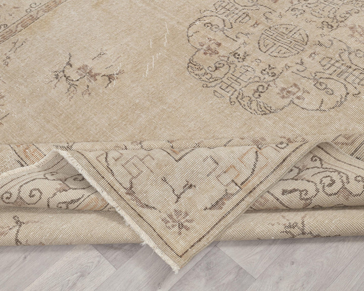 Beige Oushak Rug 6' 7" x 9' 11" | No. VR43658