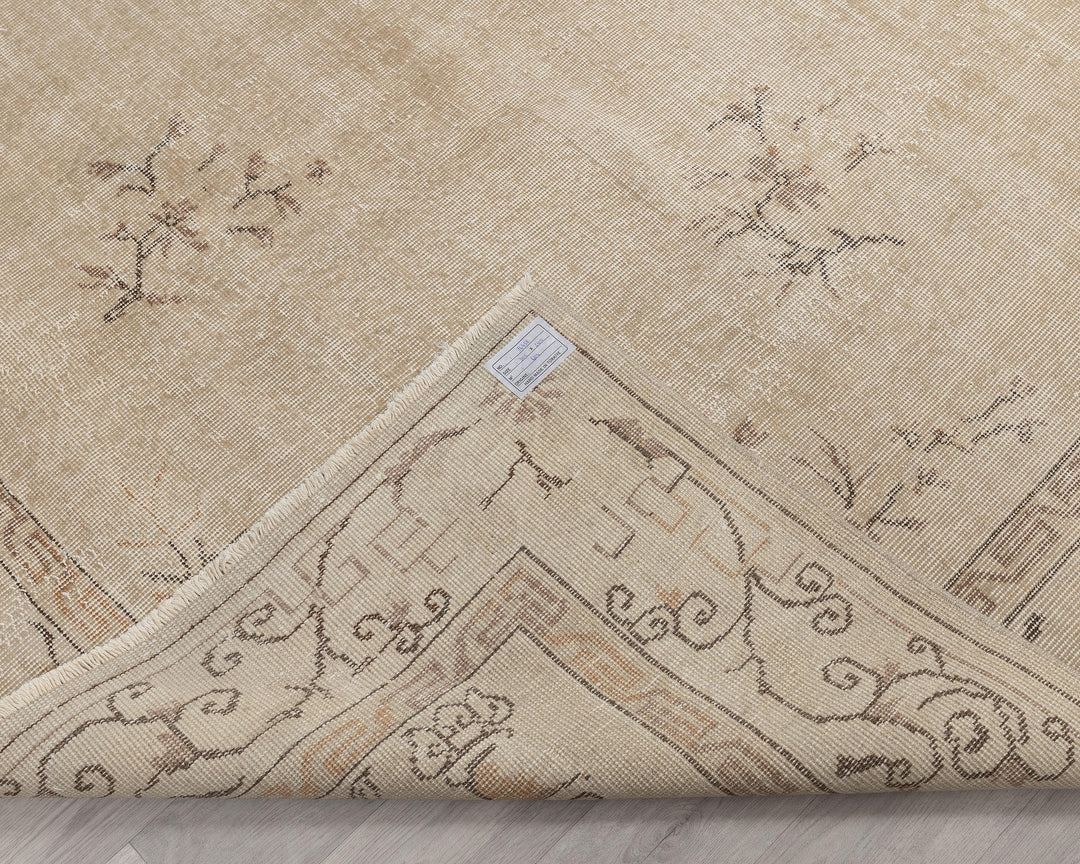 Beige Oushak Rug 6' 7" x 9' 11" | No. VR43658