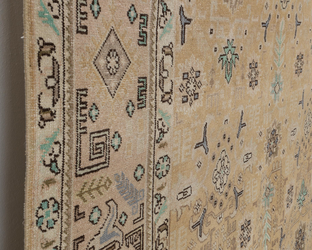 Neutral Oushak Rug 6' 5" x 9' 5" | No. VR62046