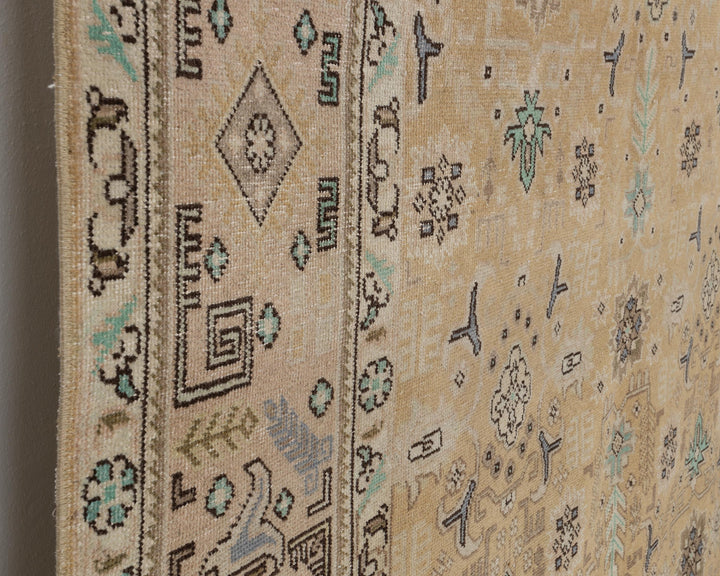 Neutral Oushak Rug 6' 5" x 9' 5" | No. VR62046