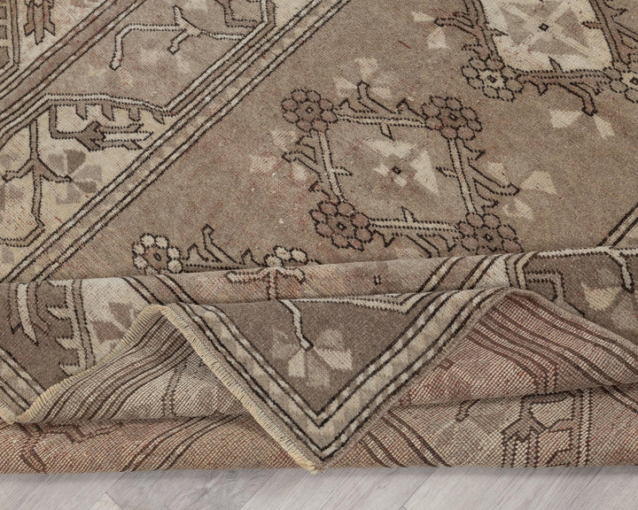 Beige Oushak Rug 5' 1" x 7' 9" | No. VR97075
